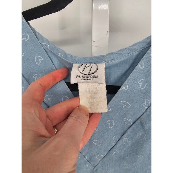 PL Uniform Women's Blue V-neck Heart Print Short Sleeve Scrub Top Size M - Picture 3 of 4